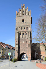 Die Hansestadt  Anklam  ist eine Stadt im Landkreis Vorpommern-Greifswald in Mecklenburg-Vorpommern; Steintor  - Wahrzeichen der Hansestadt /  Stadttor.