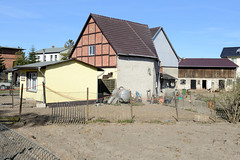 Lubmin ist ein Ort und gleichnamige Gemeinde im Landkreis Vorpommern-Greifswald im Bundesland Mecklenburg-Vorpommern;   Hofanlage mit unterschiedlichen Baustilen.