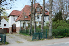 Picher ist ein Ort und gleichnamige Gemeinde im Landkreis Ludwigslust-Parchim in Mecklenburg-Vorpommern; Villa mit Fachwerkgiebel.