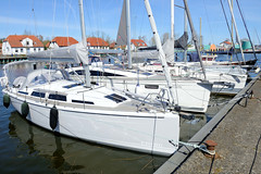 Eldena ist ein Ortsteil der Hansestadt Greifswald in Mecklenburg-Vorpommern; Bootssteg mit Segelbooten.