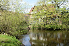 Bad Bevensen ist eine Stadt im Landkreis Uelzen im Bundesland Niedersachsen;  Flussufer der Ilmenau.