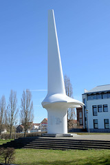 Die Hansestadt  Anklam  ist eine Stadt im Landkreis Vorpommern-Greifswald in Mecklenburg-Vorpommern; Denkmal für Otto Lilienthal - der Luftfahrtpionier wurde 1848 in Anklam geboren.