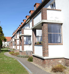 Wieck ist ein Ortsteil der Stadt Greifswald in Mecklenburg-Vorpommern; r Stadt Greifswald in Mecklenburg-Vorpommern;  Siedlungsbau mit gemauerten Balkons.