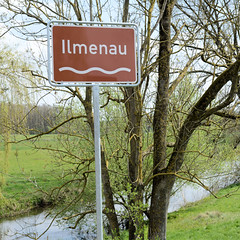 Wichmannsburg ist ein Ortsteil der Einheitsgemeinde Bienenbüttel im niedersächsischen Landkreis Uelzen;  Schild Ilmenau.