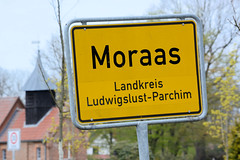 Morass ist ein Ort in der gleichnamigen Gemeinde  im Landkreis Ludwigslust-Parchim in Mecklenburg-Vorpommern;  Ortsschild.