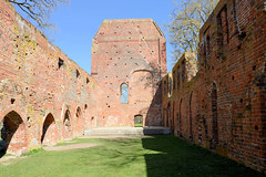 Eldena ist ein Ortsteil der Hansestadt Greifswald in Mecklenburg-Vorpommern;  Ruine des ehem. Zisterzisenserklosters.