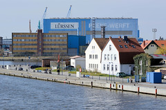 Die Hansestadt Wolgast     ist eine Stadt   im Landkreis Mecklenburg-Vorpommern;  Hafen Panorama mit Peene-Werft.