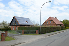 Picher ist ein Ort und gleichnamige Gemeinde im Landkreis Ludwigslust-Parchim in Mecklenburg-Vorpommern;  Wohnhäuser, Solardach.