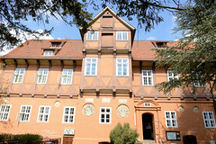 Medingen ist ein Ortsteil von Bad Bevensen in Niedersachsen;  historische Architektur - ehem. Amtsgericht