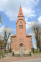 Bienenbüttel ist eine Einheitsgemeinde  im   Landkreis Uelzen, Niedersachsen im südlichen Teil der Metropolregion Hamburg;  Kirche St. Michaelis, errichtet 1837 - Turm 1907 / Architekt Ludwig Hellner.