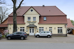 Kirch Jesar ist ein Ort und gleichnamige  Gemeinde im Landkreis Ludwigslust-Parchim in Mecklenburg-Vorpommern;  Landgasthof.