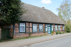Picher ist ein Ort und gleichnamige Gemeinde im Landkreis Ludwigslust-Parchim in Mecklenburg-Vorpommern;  Fachwerkhaus.