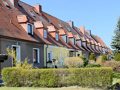 Karlshagen ist ein Ostseebad auf der Insel Usedom  im Landkreis Vorpommern-Greifswald in Mecklenburg-Vorpommern;  Reihenhaus mit Dachfenstern.