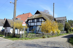 Wieck ist ein Ortsteil der Stadt Greifswald in Mecklenburg-Vorpommern; Reetdachhäuser.
