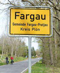Fargau ist ein Ort in der Gemeinde Fargau-Pratjau im Kreis Plön in Schleswig-Holstein;  Ortschild.