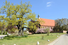 Preetz ist eine Kleinstadt  im Kreis Plön in Schleswig-Holstein; Klosterhof und Klosterkirche - erbaut um 1340.