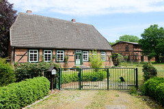 Jasnitz   ist ein Ortsteil der Gemeinde Picher im Landkreis Ludwigslust-Parchim in Mecklenburg-Vorpommern;  Fachwerkgebäude am Jasnitzer Forsthaus.