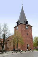 Lütjenburg  ist eine Stadt im Kreis Plön in Schleswig-Holstein; Backsteinkirche  Sankt Michaeliskirche - ursprünglich errichtet 1156.