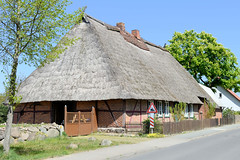Wüstmark  ist ein Stadtteil von Schwerin, der Landeshauptstadt  von Mecklenburg-Vorpommern;  Fachwerkhaus mit Reetdach.