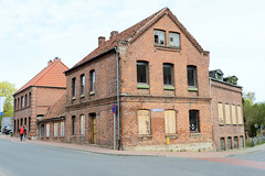 Lütjenburg  ist eine Stadt im Kreis Plön in Schleswig-Holstein; leerstehendes Wohnhaus, Backsteingebäude in der Friedrich-Speck-Straße.