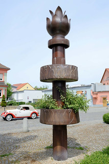 Fotos von Hoyerswerda, obersorbisch  Wojerecy -  Landkreis Bautzen, Freistaat Sachsen; Keramikskulptur.