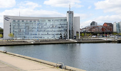 Bilder aus  Kiel - Landeshauptstadt von Schleswig-Holstein; Bürogebäude am Kieler Hörn - Ende der Kieler Förde.