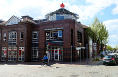 Oldenburg in Holstein  ist eine Stadt in Schleswig-Holstein im Kreis Ostholstein; Sparkassen-Architektur.