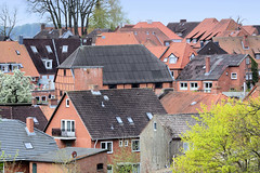 Lütjenburg  ist eine Stadt im Kreis Plön in Schleswig-Holstein;  Dächer der Stadt.
