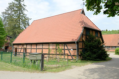 Jasnitz   ist ein Ortsteil der Gemeinde Picher im Landkreis Ludwigslust-Parchim in Mecklenburg-Vorpommern;  Fachwerkgebäude am Jasnitzer Forsthaus.