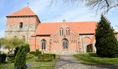 Selent ist ein Ort und gleichnamige Gemeinde im Kreis Plön in Schleswig-Holstein; Sankt Servatius-Kirche, erstmals 1197 urkundlich erwähnt.