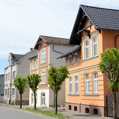 Fotos aus Neustadt-Glewe im Landkreis Ludwigslust-Parchim in Mecklenburg-Vorpommern; Wohnhäuser in der Kronskamper Straße.