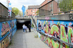 Bilder aus  Kiel - Landeshauptstadt von Schleswig-Holstein; Fussgängerunterführung mit Graffiti am Ostring.