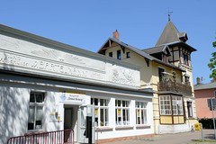 Das Ostseebad   Graal-Müritz   ist eine Gemeinde   im Landkreis Rostock in Mecklenburg-Vorpommern; ehem. Andenkenladen W. Bartelmann in Müritz, erbaut 1894 - dann Club der Volkssolidarität, jetzt Bürgertreff.