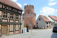 Die Hansestadt  Werben  (Elbe) ist eine Stadt im  Landkreis Stendal in Sachsen-Anhalt; Turm mit Zinnen - Stadttor / Elbtor.