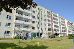 Das Ostseebad   Graal-Müritz   ist eine Gemeinde   im Landkreis Rostock in Mecklenburg-Vorpommern; Plattenbau in Graal - Wäscheplatz.