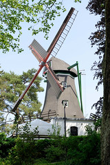 Fotos aus dem Hamburger Stadtteil Bergedorf; Windmühle an der Chrysanderstraße, erbaut 1831.