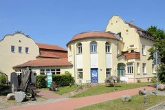 Das Ostseebad   Graal-Müritz   ist eine Gemeinde   im Landkreis Rostock in Mecklenburg-Vorpommern; ehem. Warmbad Buchenhof in Graal - Heimatmuseum.