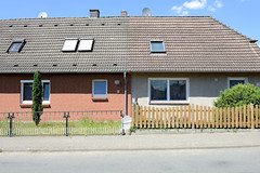 Albertinenhof ist ein Ort in der Gemeinde Vellahn im Landkreis Ludwigslust-Parchim in Mecklenburg-Vorpommern;  Doppelhaus.