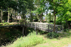 Findorf ist ein Ortsteil der Gemeinde Gnarrenburg im Landkreis Rotenburg (Wümme) in Niedersachsen; Holzbrücke über den Oste-Hamme-Kanal.
