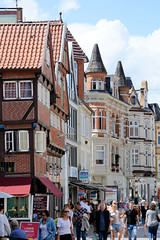 Fotos aus dem Hamburger Stadtteil Bergedorf; historische Hausfassaden in der Einkaufstraße Sachsentor.