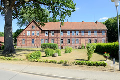 Rodenwalde  ist ein Ort in der Gemeinde Vellahn im Landkreis Ludwigslust-Parchim in Mecklenburg-Vorpommern; Fachwerkgebäude.