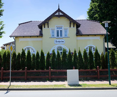 Das Ostseebad   Graal-Müritz   ist eine Gemeinde   im Landkreis Rostock in Mecklenburg-Vorpommern; Bäderarchitektur in Graal - das Gebäude Daheim steht unter Denkmalschutz.