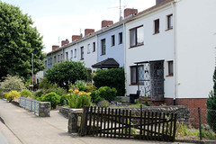 Sittensen ist eine Gemeinde im Landkreis Rotenburg (Wümme) in Niedersachsen; einstöckiges Reihenhaus.