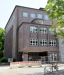 Fotos aus dem Hamburger Stadtteil Bergedorf; Schulgebäude im Reinbeker Weg, erbaut 1931 - Architekt Fritz Schumacher.