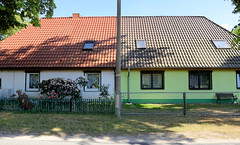 Kloddram  ist ein Ort in der Gemeinde Vellahn im Landkreis Ludwigslust-Parchim in Mecklenburg-Vorpommern; Doppelhaus.