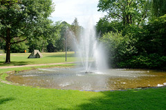 Zeven  ist eine Stadt im Landkreis Rotenburg (Wümme) in Niedersachsen; Springbrunnen im Stadtpark.