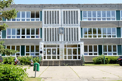 Das Ostseebad   Graal-Müritz   ist eine Gemeinde   im Landkreis Rostock in Mecklenburg-Vorpommern; Schulgebäude Sonderpädagogisches Förderzentrum &quot;Am Meer&quot; in Graal.
