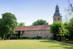 Zeven  ist eine Stadt im Landkreis Rotenburg (Wümme) in Niedersachsen; Klostergebäude und Kirchturm der Klosterkirche.