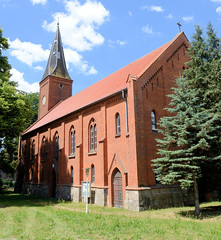 Pritzier ein Ort und gleichnamige Gemeinde im Landkreis Ludwigslust-Parchim in Mecklenburg-Vorpommern;  neogotische Backsteinkirche.