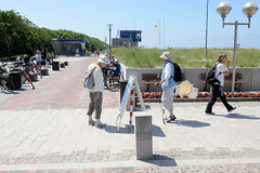 Das Ostseebad   Graal-Müritz   ist eine Gemeinde   im Landkreis Rostock in Mecklenburg-Vorpommern; Strandpromenade in Müritz.